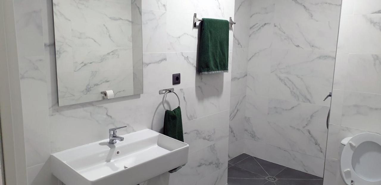 Cv33 Ostatua Hotel Bilbao Kültér fotó
